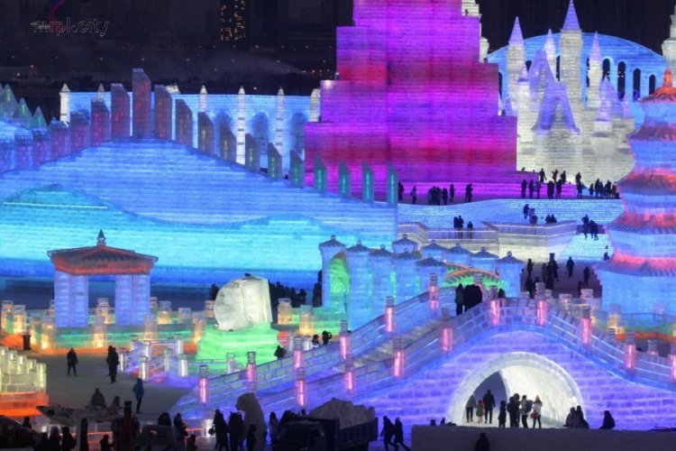 В Китае создали гигантский ледяной город (ФОТО+ВИДЕО)