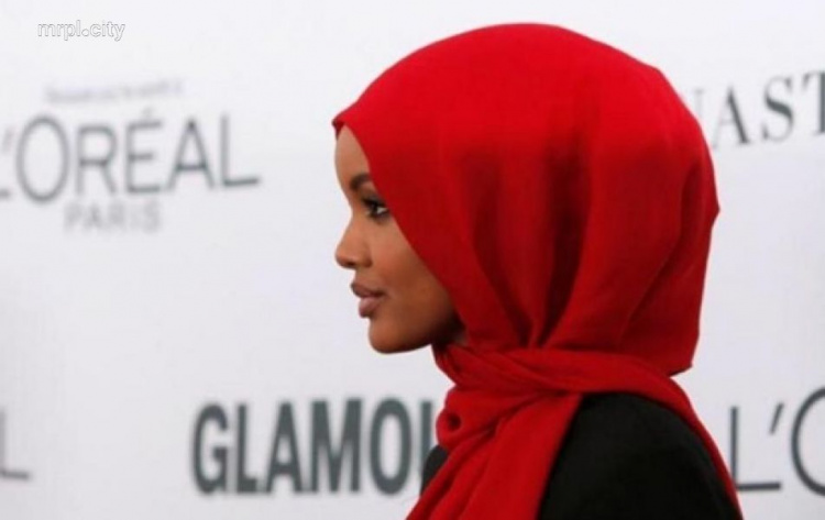 Девушка в хиджабе впервые попала на обложку Vogue (ФОТО+ВИДЕО)