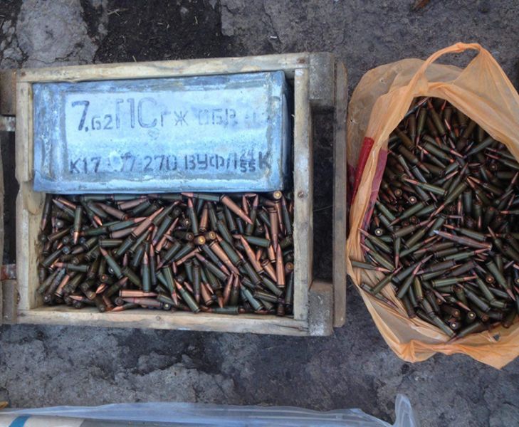 Мариуполец собрал арсенал из 4 гранатометов и 7 гранат (ФОТО)