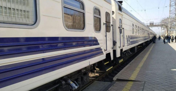 «Укрзалізниця» добавит на Мариуполь модернизированный поезд