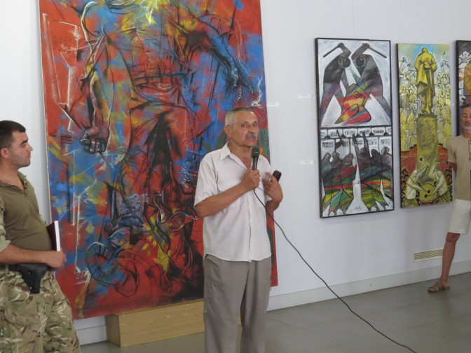 В Мариуполе открылась выставка, посвященная Революции достоинства (ФОТО)