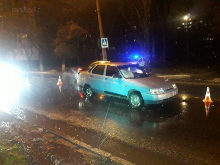 В Мариуполе автомобиль сбил человека (ФОТО)