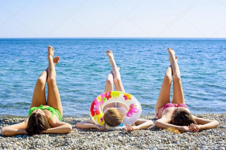 Летом на мариупольских пляжах отдохнуло 400 тысяч человек