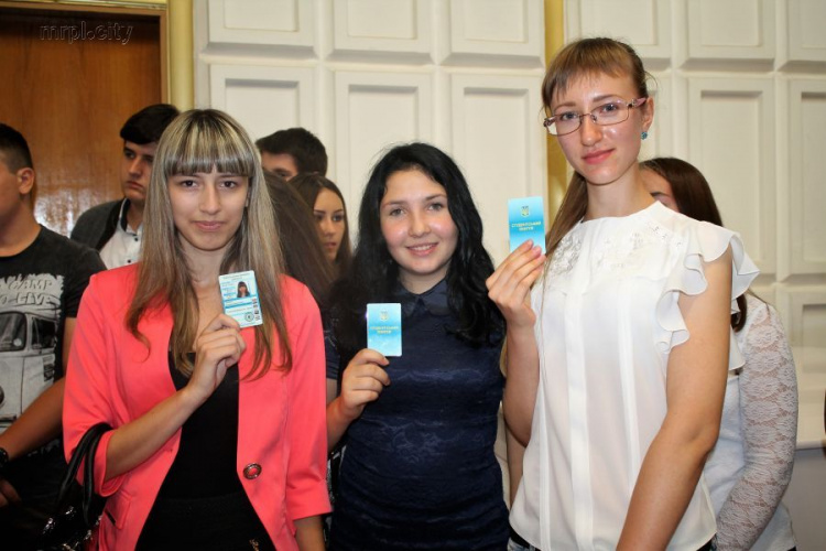 По итогам вступительной кампании в Мариупольский госуниверситет зачислено более 1200 студентов (ФОТО)
