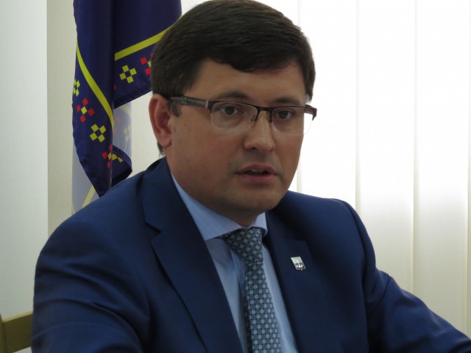 Бойченко: 70% рекламы в Мариуполе размещено незаконно (ФОТО)