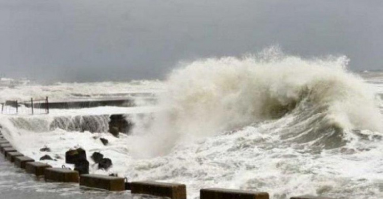 Штормовое предупреждение: волны в Азовском море достигнут полуметра