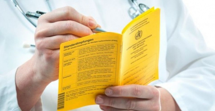 Минздрав требует отстранить руководство 15 украинских больниц за подделку COVID-сертификатов
