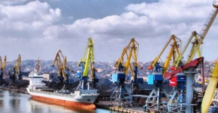 Оккупанты хотят украсть из порта в Мариуполе металл на 170 млн долларов