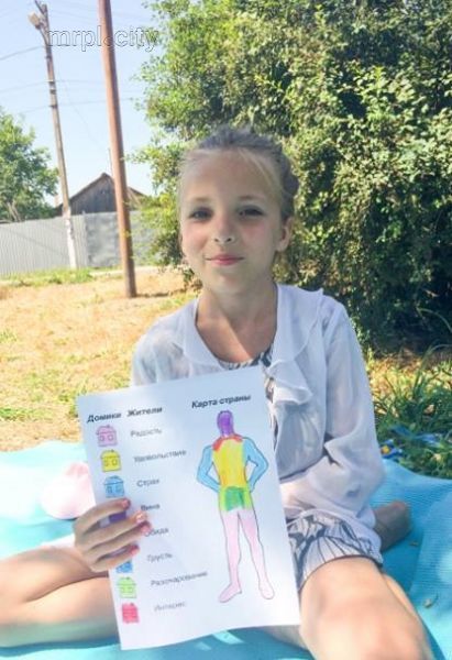 В Мариуполе провели выездные занятия по арт-терапии для детей на свежем воздухе (ФОТО)