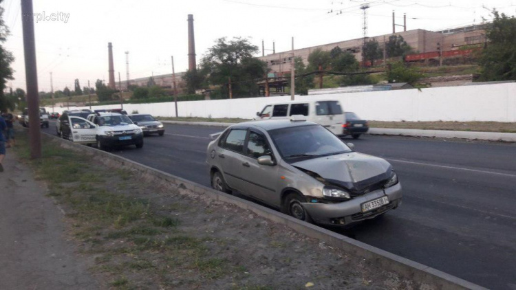 В Мариуполе пьяный таксист врезался в автомобиль с ребенком (ФОТО)