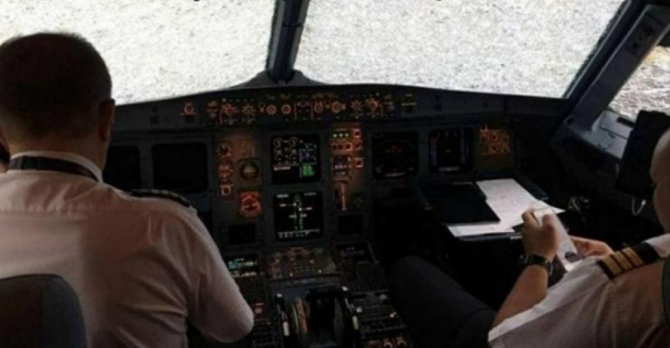 Пилот самолета «нарисовал» на радаре половой орган (ФОТО) 