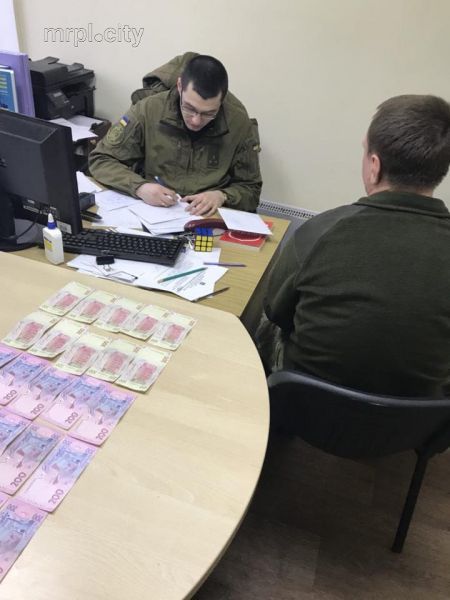В Донецкой области на взятке погорел  сотрудник военкомата (ФОТО)