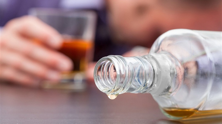 «Випили за здоров’я» - у Маріуполі алкоголем отруїли російських окупантів