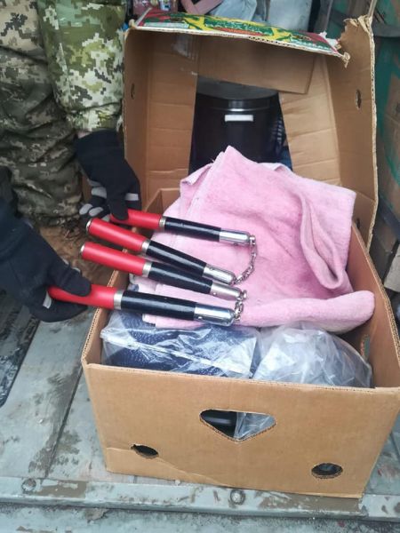 Фанат Брюса Ли: украинец ехал с нунчаками на оккупированный Донбасс (ФОТО)