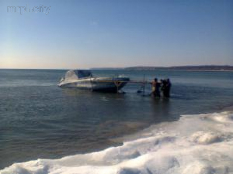 В Азовском море близ Мариуполя задержали три лодки, нарушившие пограничный режим