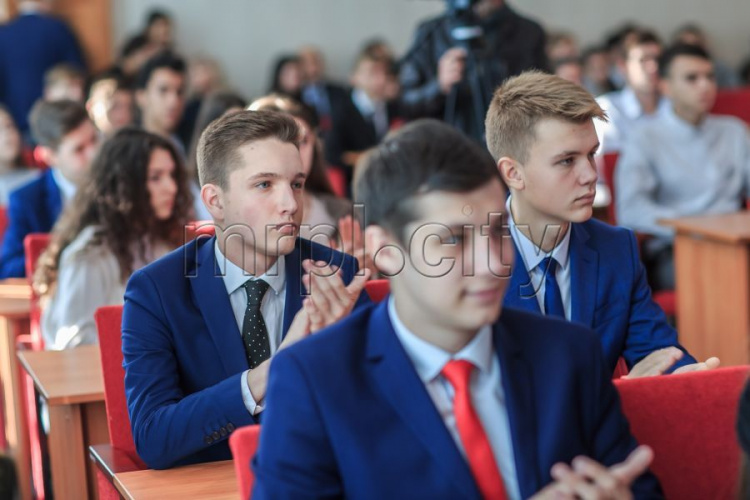 На предприятиях Метинвеста в Мариуполе применяют современные методики обучения персонала