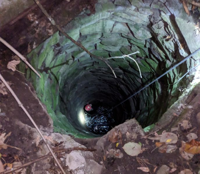 В Донецкой области женщина упала в колодец глубиной 8 метров (ФОТО)