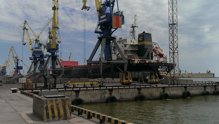 Меткомбинаты Мариуполя вынудили на поставку сырья морем. Реконструкция ЖД не помогла 