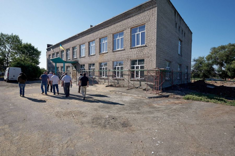 Две опорные школы под Мариуполем должны открыть 1 сентября (ФОТО)