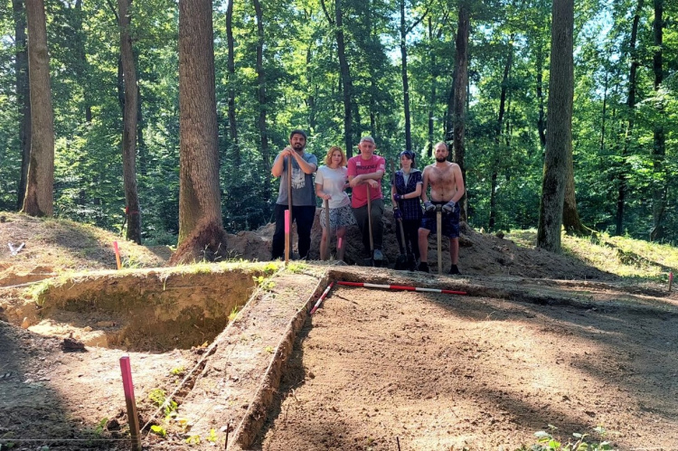 Археологічна експедиція Маріупольського державного університету завершила розкопки у Словаччині
