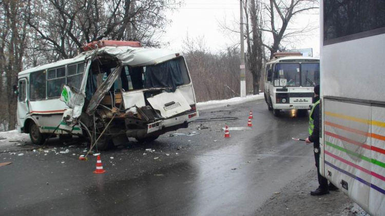 В Славянске автобус Setra протаранил 