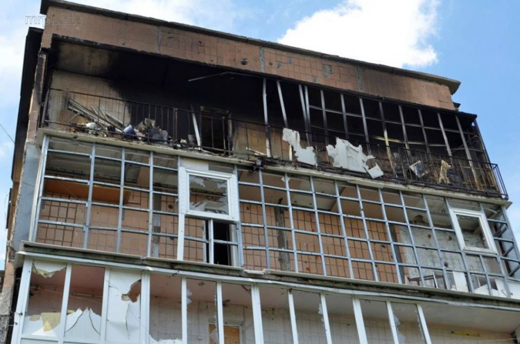 В сети опубликованы фото последствий обстрела жилых домов в секторе «Мариуполь» (ФОТО)