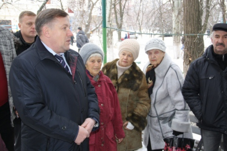 В следующем году в многоэтажках Мариуполя планируют заменить 50 лифтов