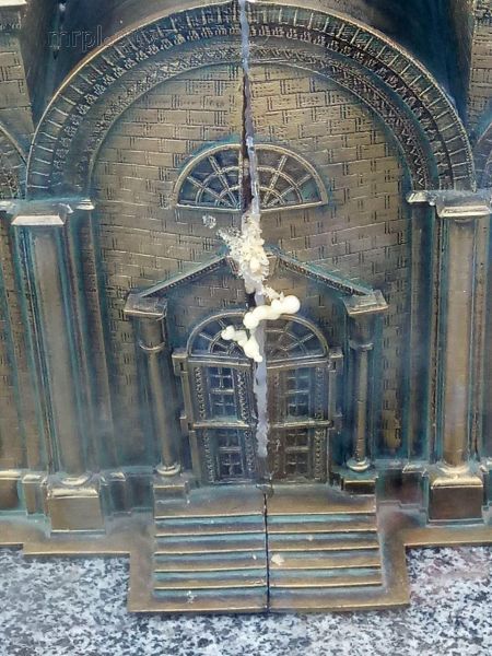 В Мариуполе макет храма Марии Магдалины «трещит по швам» (ФОТО)