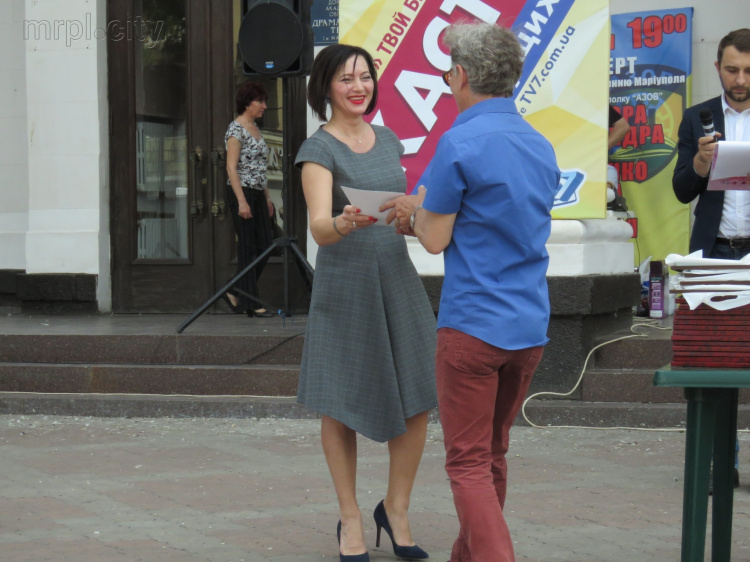 На Театральной площади состоялась «журналистская тусовка» (ФОТО) 