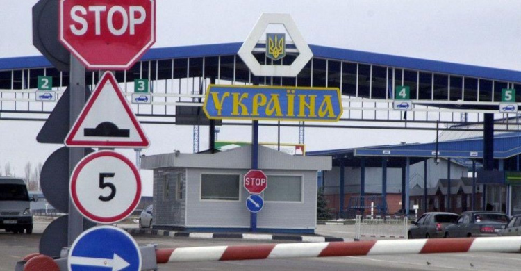 Новые правила: мариупольцы смогут посетить Россию только по загранпаспорту