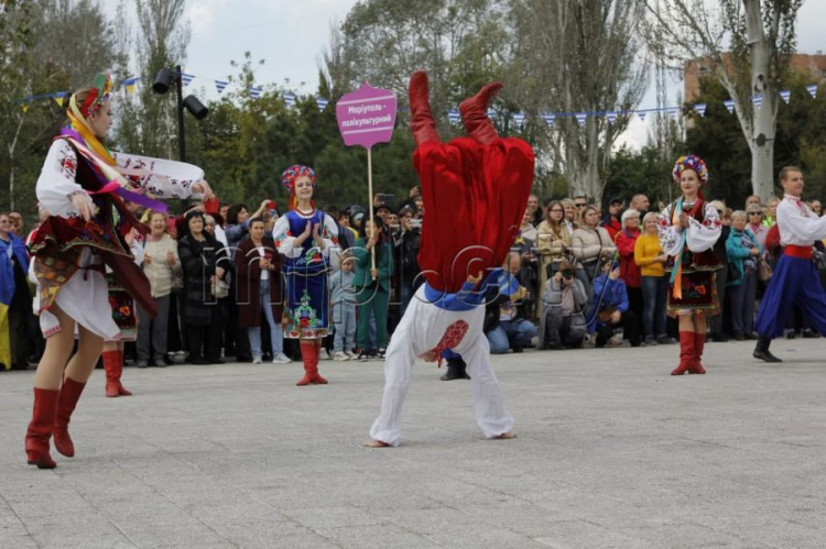Фестиваль греческой культуры «Мега-Йорты» в Мариуполе поразил масштабом