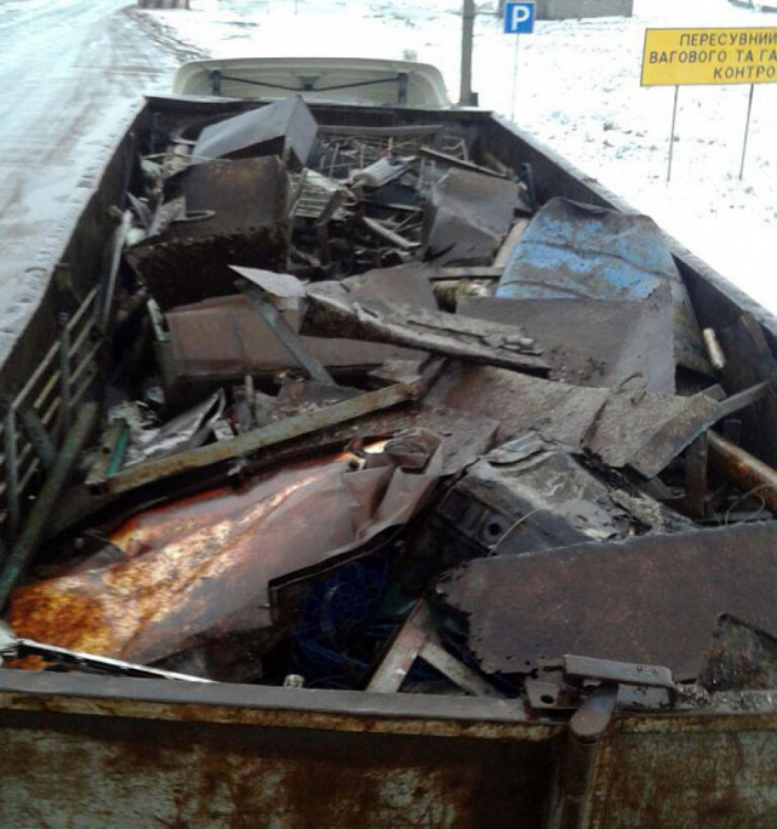 Из Мариуполя в Бердянск пытались перевезти 22 тонны металлолома