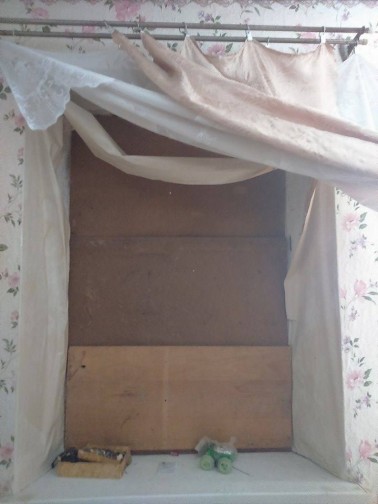 Старики в поселках под Мариуполем ждут смерти, не прячась в убежища (ФОТО+ВИДЕО)