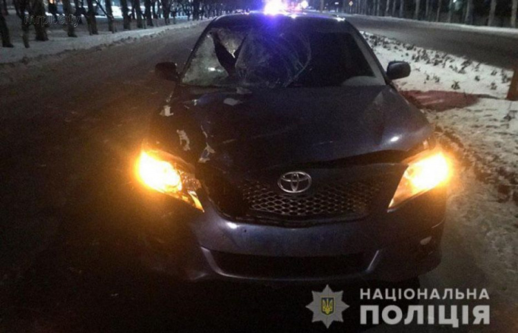 В Донецкой области мужчина попал сразу под две машины (ФОТО)