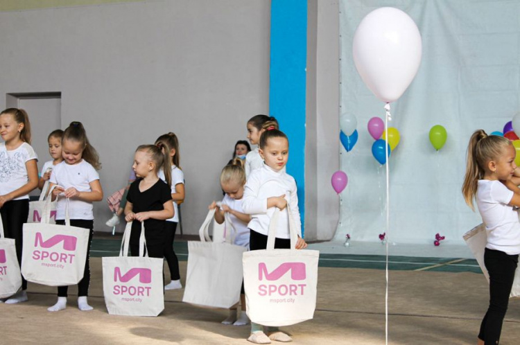 В Мариуполе открылась школа художественной гимнастики