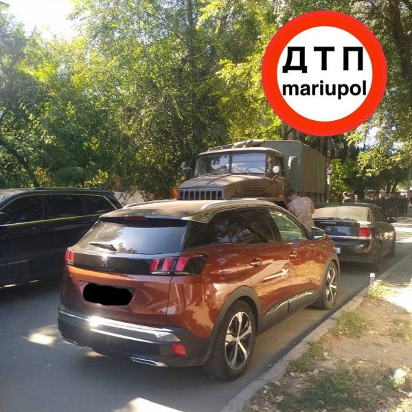 В Мариуполе произошло массовое ДТП с участием пяти автомобилей