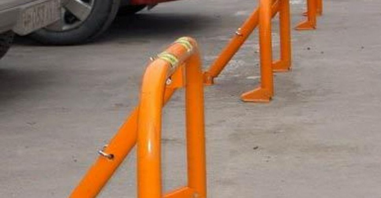 Какой штраф будет за установку самовольного парковочного барьера в Мариуполе