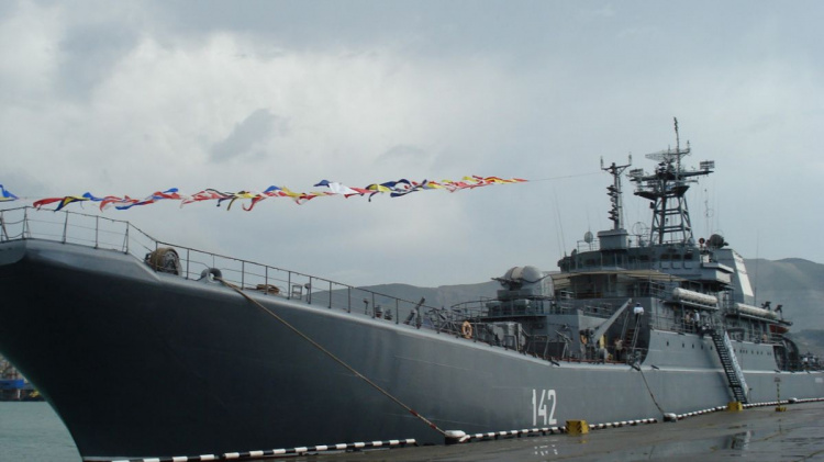 ЗСУ знищили російський десантний корабель в Криму