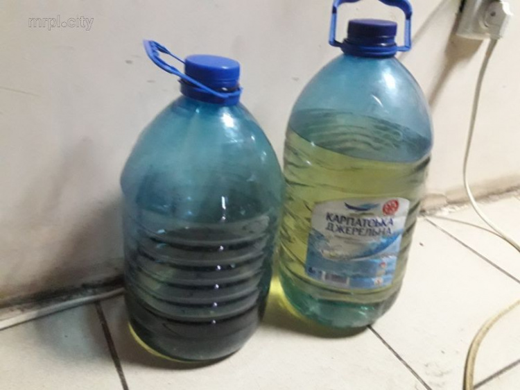В Мариуполе изъяли более 150 литров алкоголя неизвестного происхождения (ФОТО)