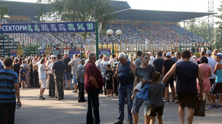 Более 400 полицейских пресекали правонарушения на победоносном матче ФК «Мариуполь» (ФОТО)