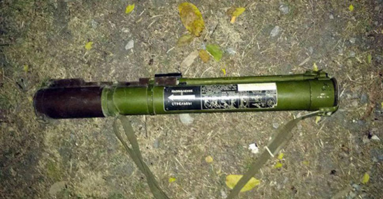 Житель Донецкой области искал орехи, а нашел гранатомет (ФОТО)