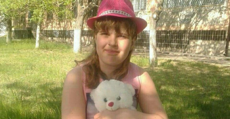 Мариупольцев просят спасти жизнь 9-летней Даши Дросовой (ФОТО)
