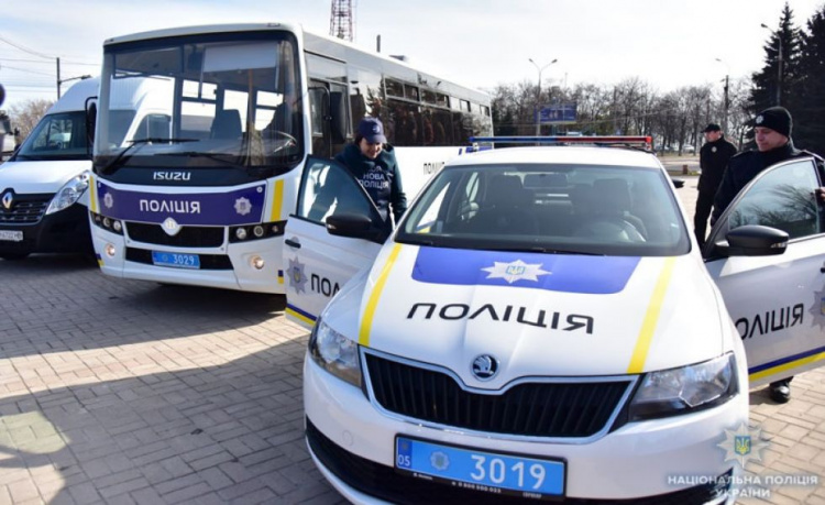 Полиция Донетчины получила мобильный ситуационный центр и новые автомобили (ФОТО+ВИДЕО)