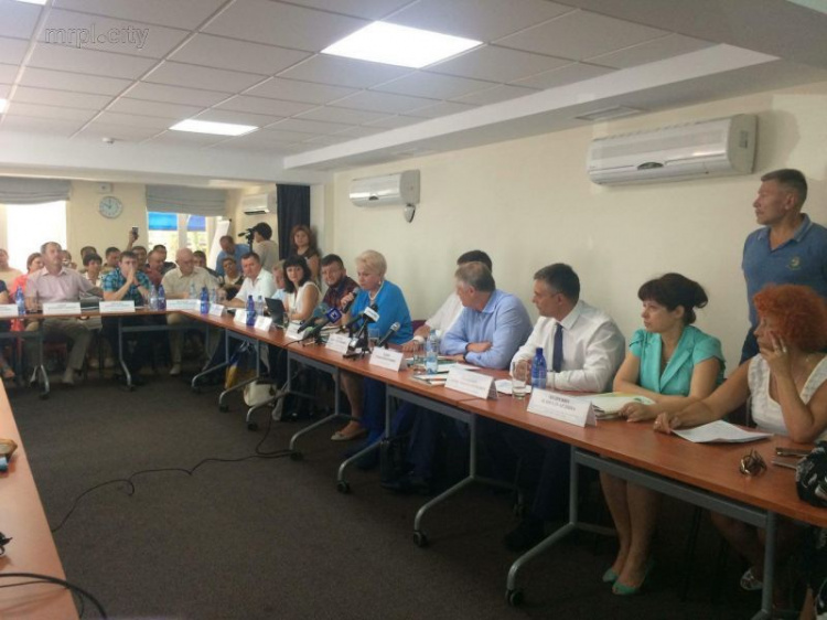 В Мариуполе проходит круглый стол по вопросам экологии (ФОТО)