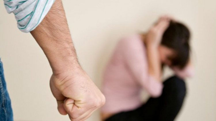 В Мариуполе почти 300 семейных насильников были привлечены к ответственности