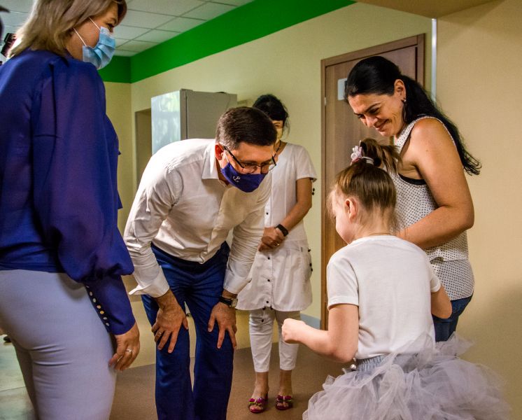 Мариупольская детская амбулатория ежегодно принимает около 400 детей со сложными заболеваниями со всей области