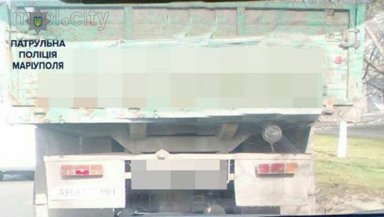 По улицам Мариуполя носились пятеро невменяемых на грузовике и легковушках (ФОТО)