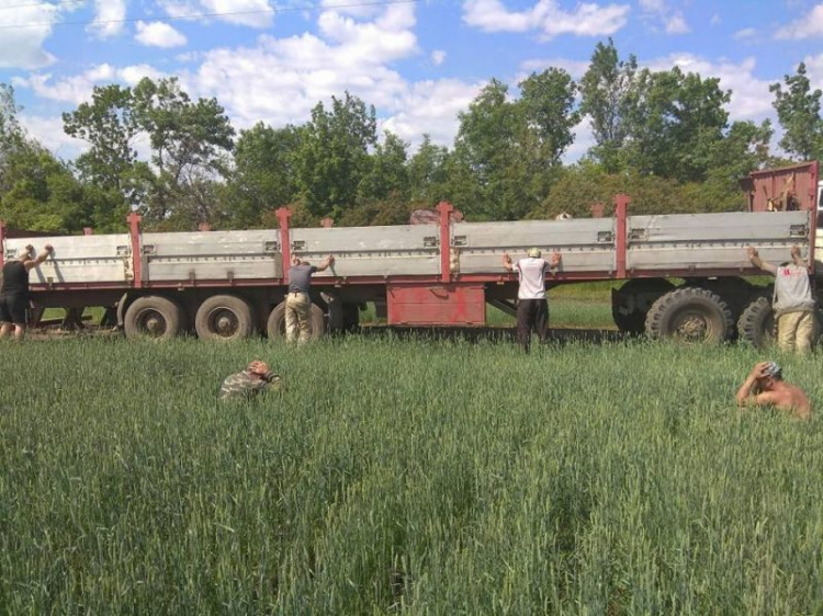 В Донбассе на металлолом пытались украсть 137 метров рельсов (ФОТО)