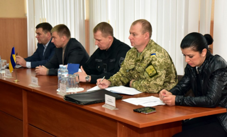 Американские военные прибыли на Донбасс для выяснения ситуации в зоне АТО (ФОТО)