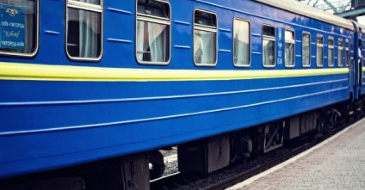 «Укрзализныця» сократит время следования поездов из Киева в Мариуполь